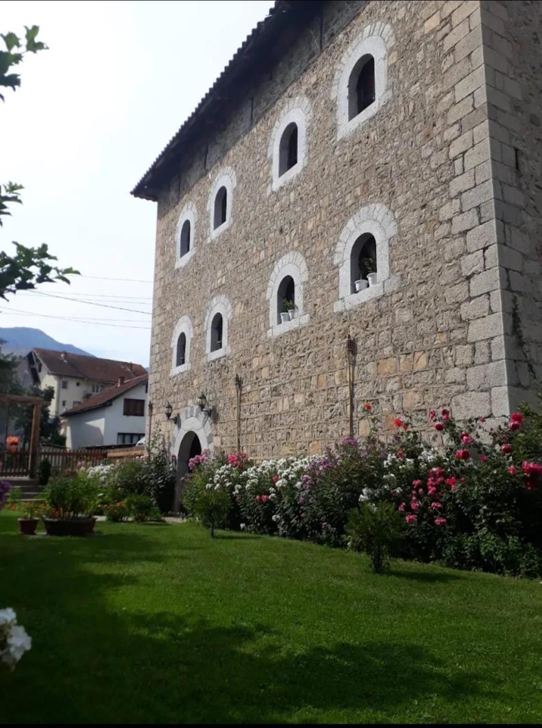Black Tower Плав Экстерьер фото